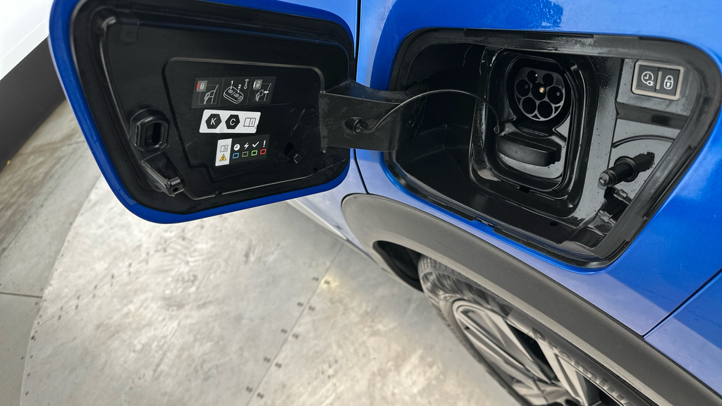 Peugeot e-2008 50 Kwh 136 1-Speed Blue #28