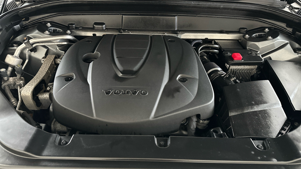 Volvo XC60 II B5 Awd R-design Pro Air Suspensi  #21