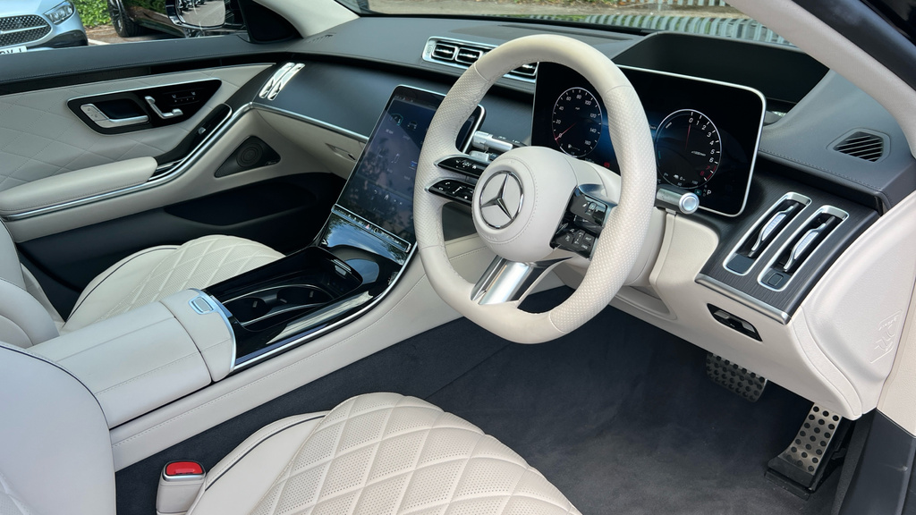 Mercedes-Benz S Class S580e 4Matic L Amg Line Premium 9G-tronic 2025 Black #12