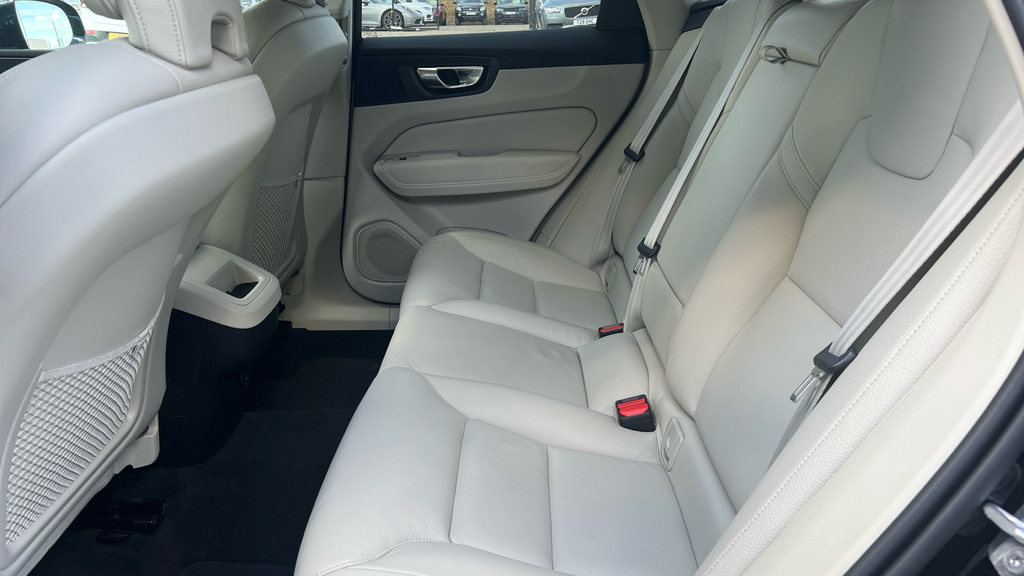 Volvo XC60 2.0 B5p Momentum Awd Geartronic Grey #16