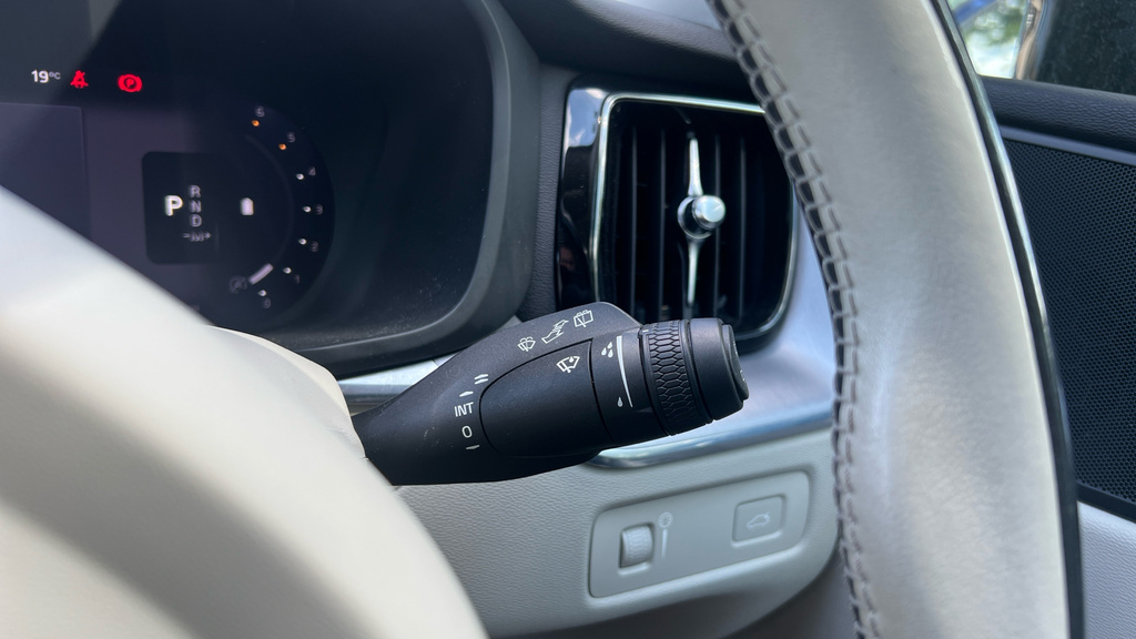 Volvo XC60 2.0 B5p Momentum Awd Geartronic Grey #29