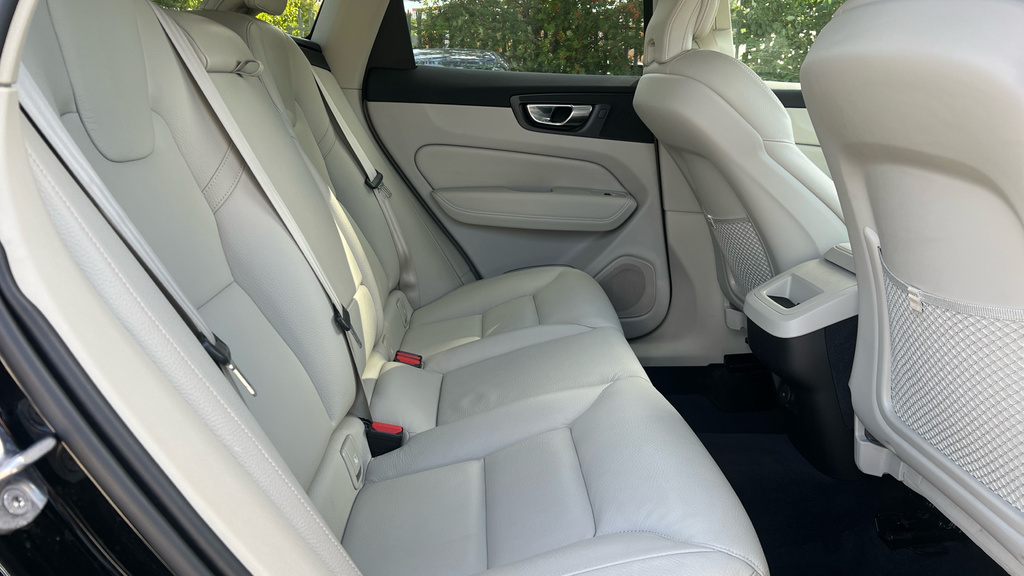 Volvo XC60 2.0 B5p Momentum Awd Geartronic Grey #23