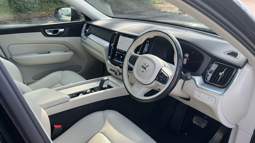 Volvo XC60 2.0 B5p Momentum Awd Geartronic Grey #8
