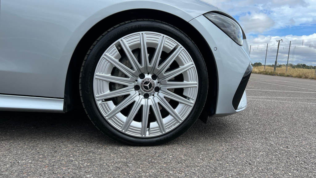 Mercedes-Benz CLE Class 2.0 Cle300h Mhev Amg Line Premium Coupe Petr Grey #26