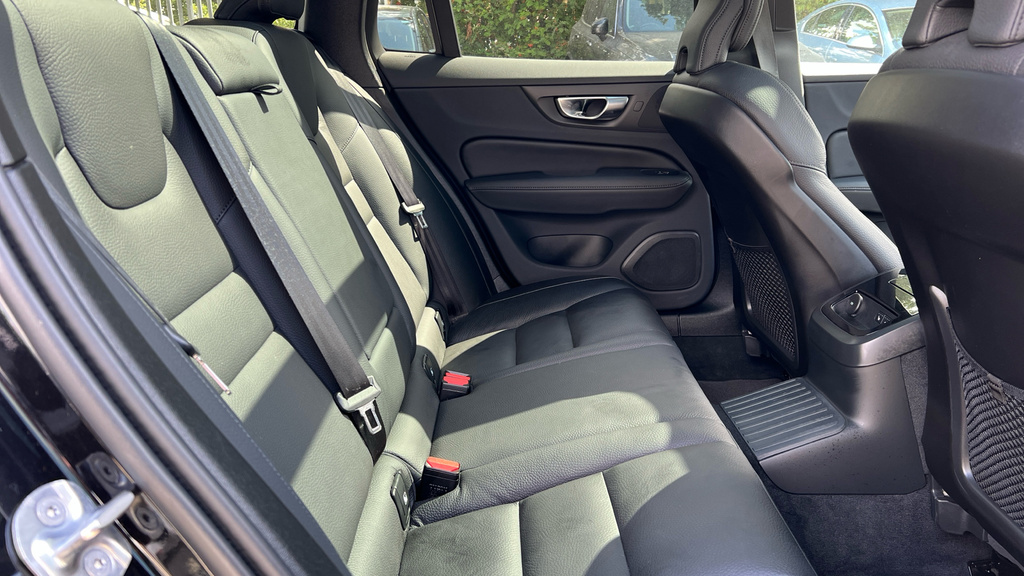 Volvo V60 Ultra, B4 Mild Hybrid, Dark Grey #25