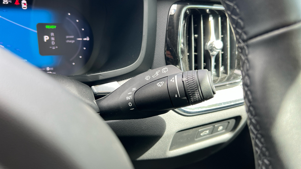 Volvo V60 Ultra, B4 Mild Hybrid, Dark Grey #31