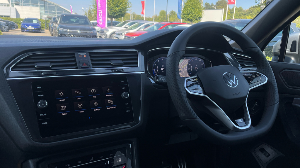Volkswagen Tiguan Allspace Life Black #12