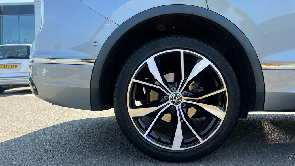 Volkswagen Tiguan Allspace Life Black #17