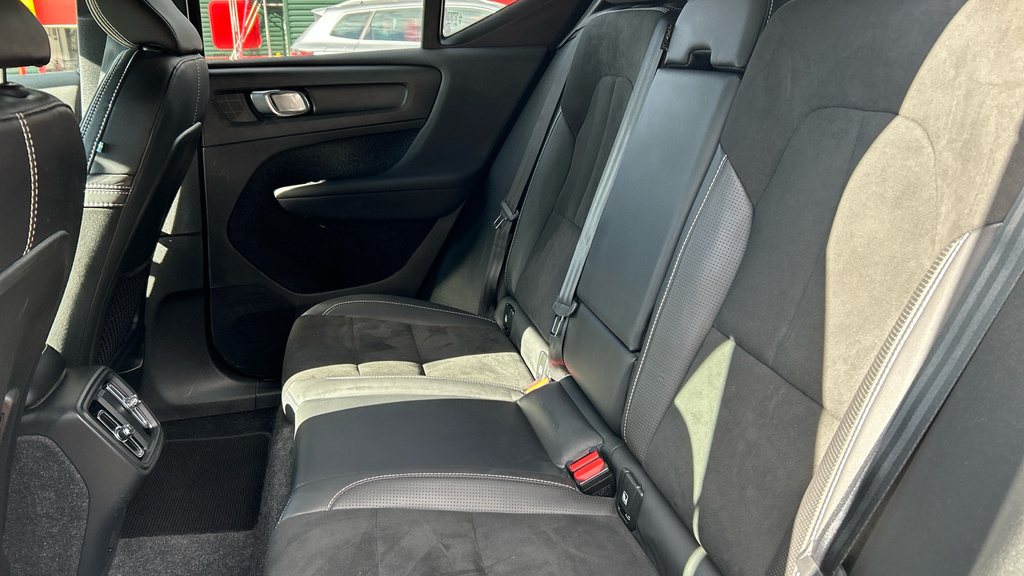 Volvo XC40 Volvo Estate 2.0 B4p Inscription Pro White #17