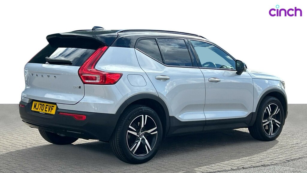 Volvo XC40 Volvo Estate 2.0 B4p Inscription Pro White #3
