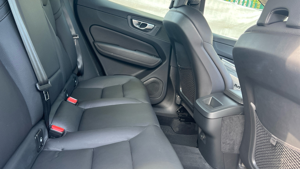 Volvo XC60 Ultimate, B5 Awd Mild Hybrid, Dark Black #21