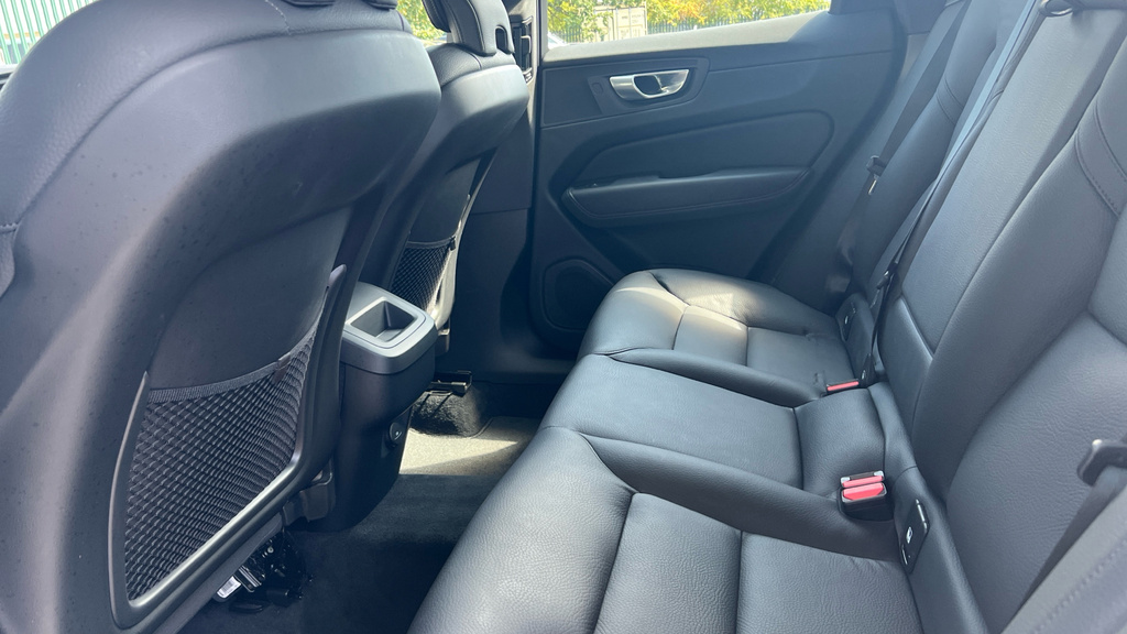 Volvo XC60 Ultimate, B5 Awd Mild Hybrid, Dark Black #24