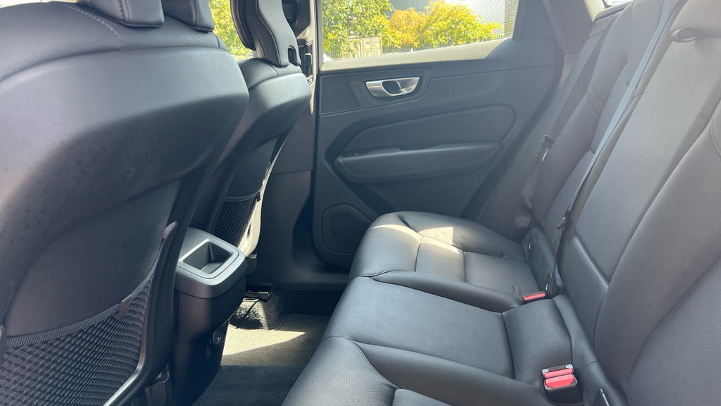 Volvo XC60 Ultimate, B5 Awd Mild Hybrid, Dark Black #14
