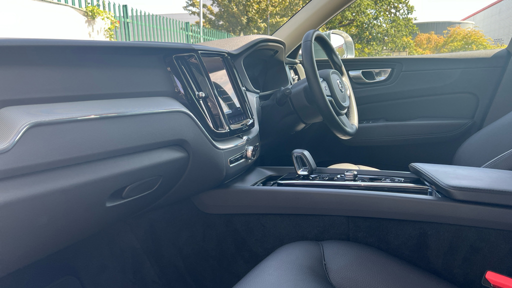 Volvo XC60 Ultimate, B5 Awd Mild Hybrid, Dark Black #10