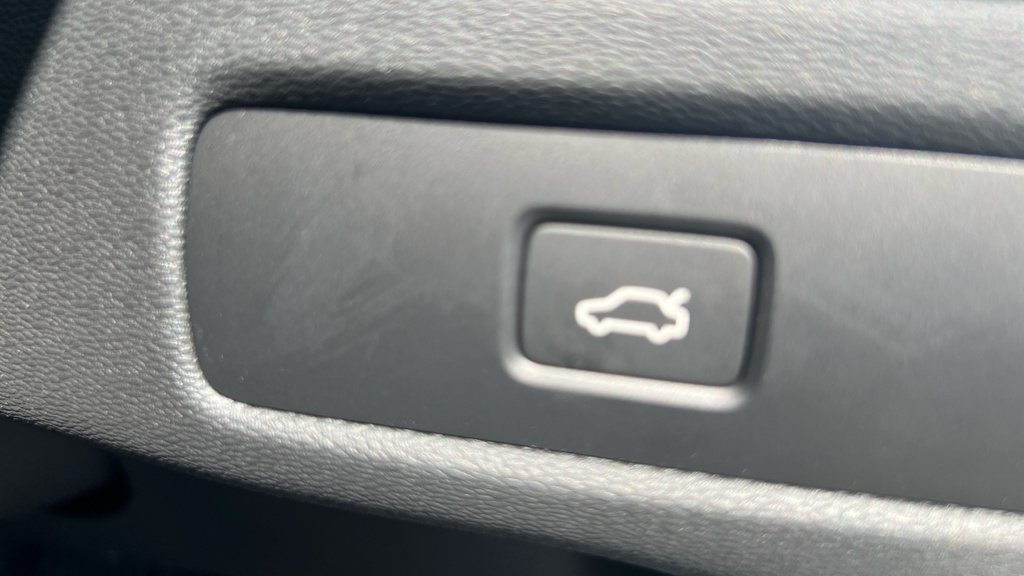 Volvo XC60 Ultimate, B5 Awd Mild Hybrid, Dark Black #41