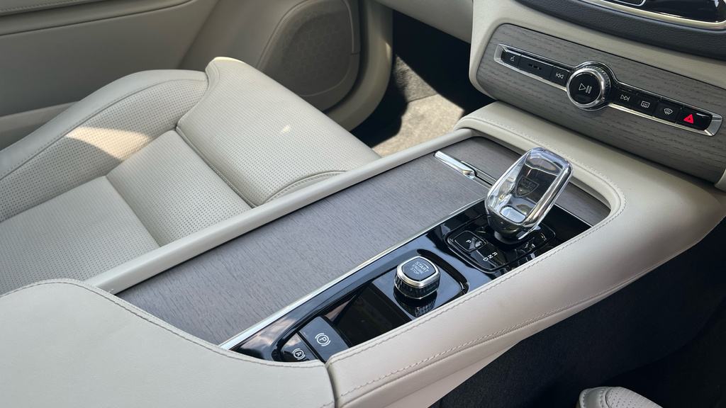 Volvo XC90 2.0H T8 Recharge 18.8Kwh Ultimate Bright 4Wd Blue #33