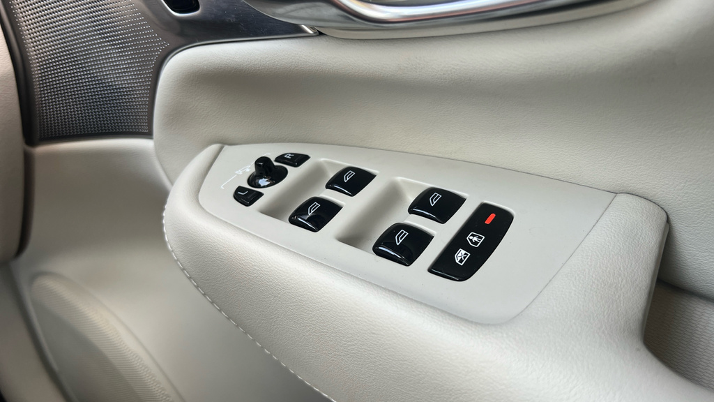 Volvo XC90 2.0H T8 Recharge 18.8Kwh Ultimate Bright 4Wd Blue #32