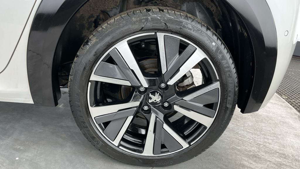 Peugeot 208 1.2 Puretech 100 Allure Premium Eat8 Grey #21