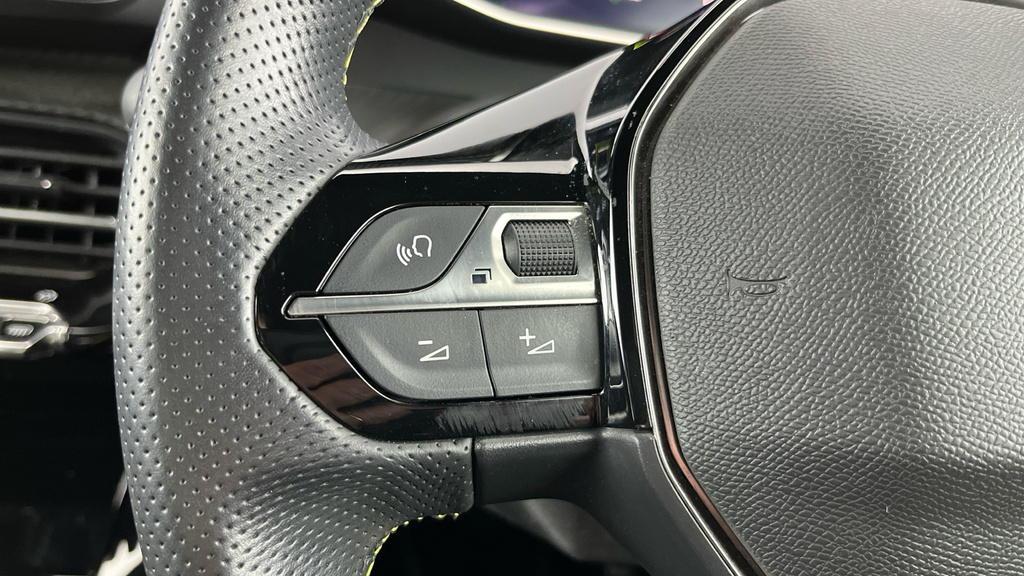 Peugeot 208 1.2 Puretech 100 Allure Premium Eat8 Grey #9