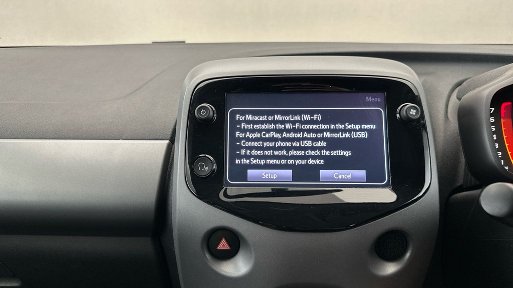 Toyota Aygo X Vvt-i X-play White #12
