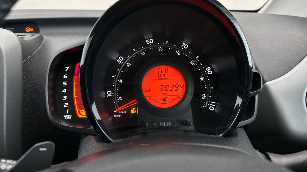 Toyota Aygo X Vvt-i X-play White #16