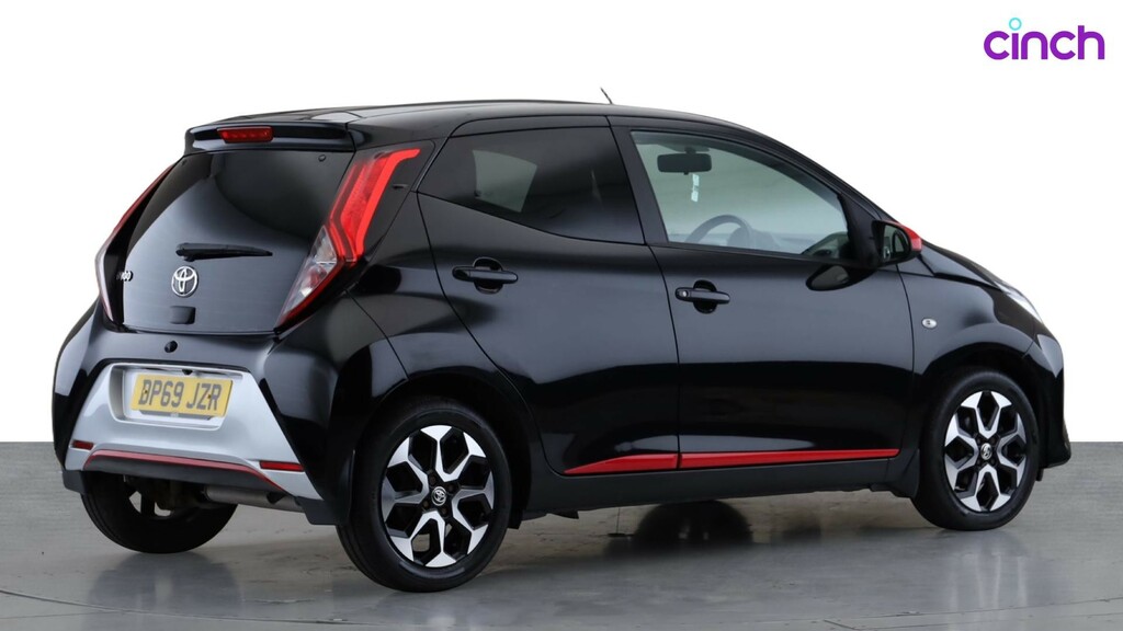 Toyota Aygo X Vvt-i X-play White #3
