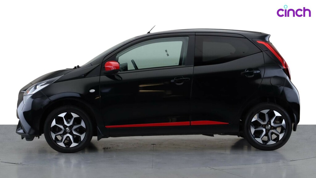 Toyota Aygo X Vvt-i X-play White #6