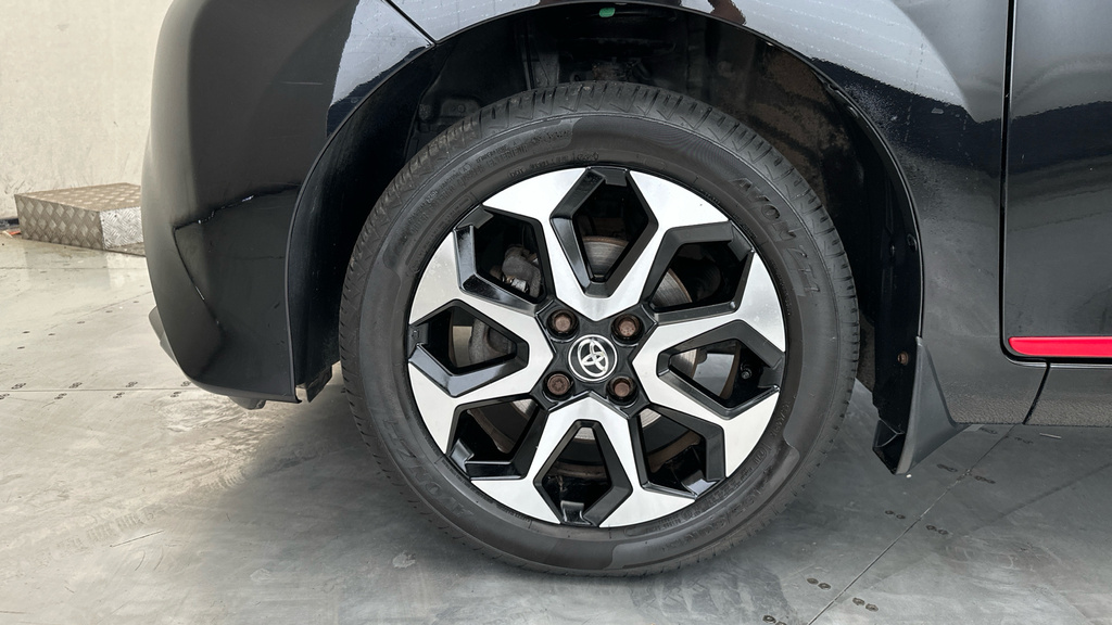 Toyota Aygo X Vvt-i X-play White #20