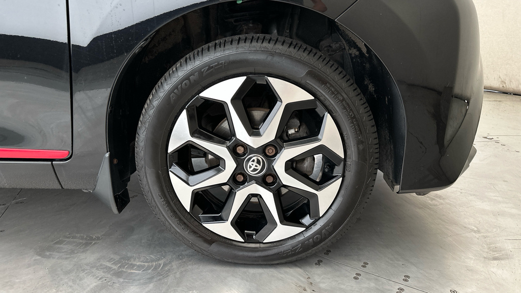 Toyota Aygo X Vvt-i X-play White #23