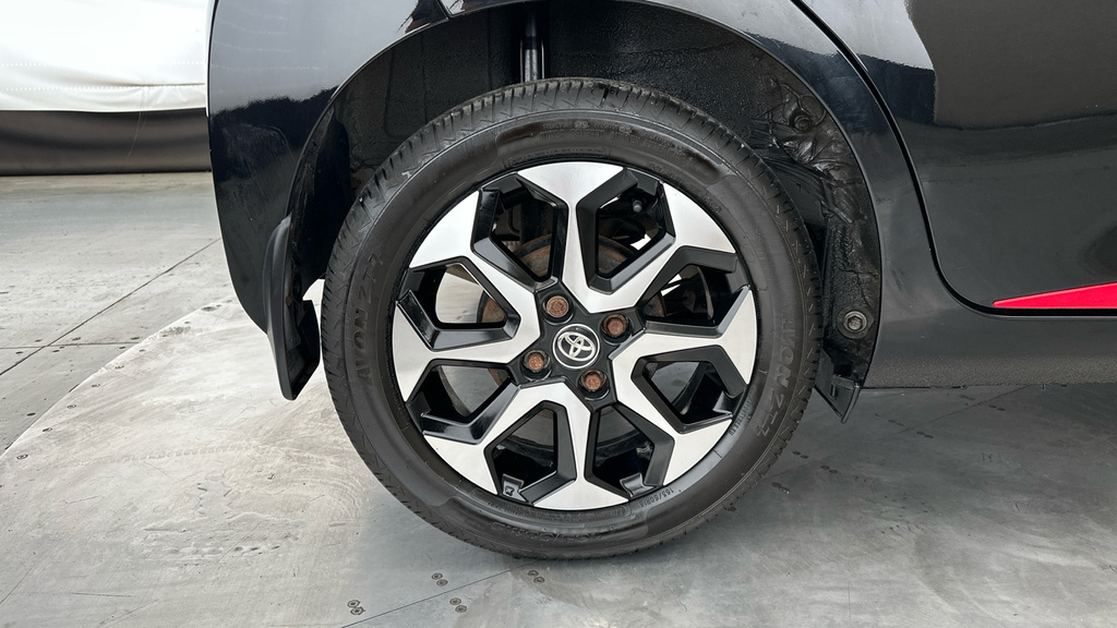 Toyota Aygo X Vvt-i X-play White #22
