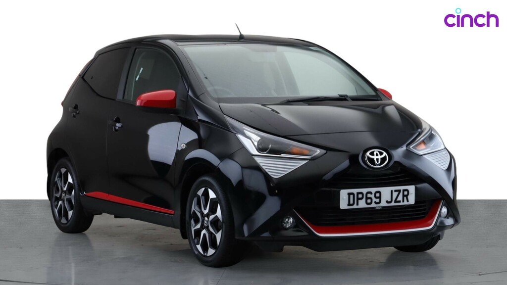 Toyota Aygo X Vvt-i X-play White #1