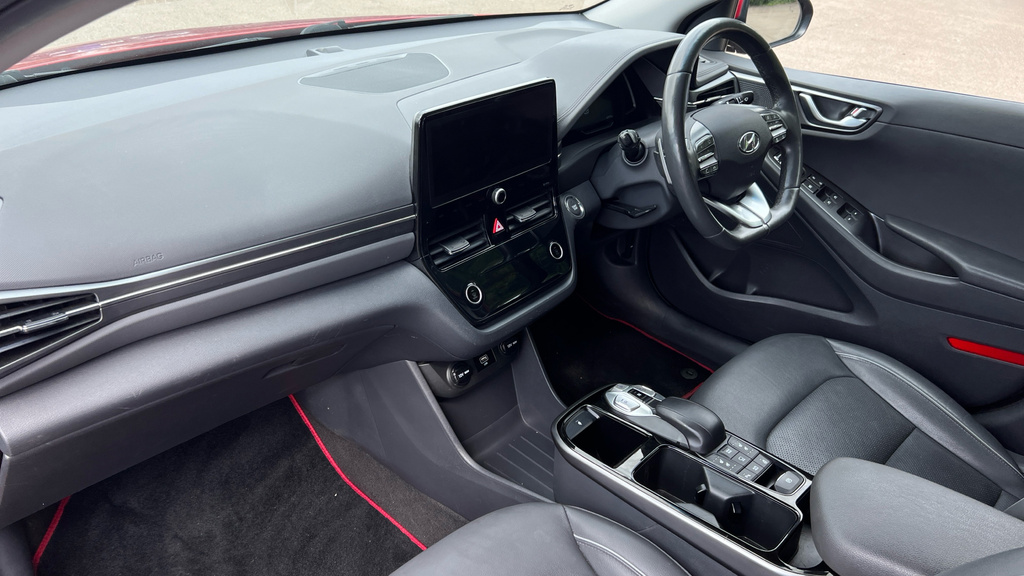 Hyundai Ioniq 1.6 Premium 140 Bhp White #12