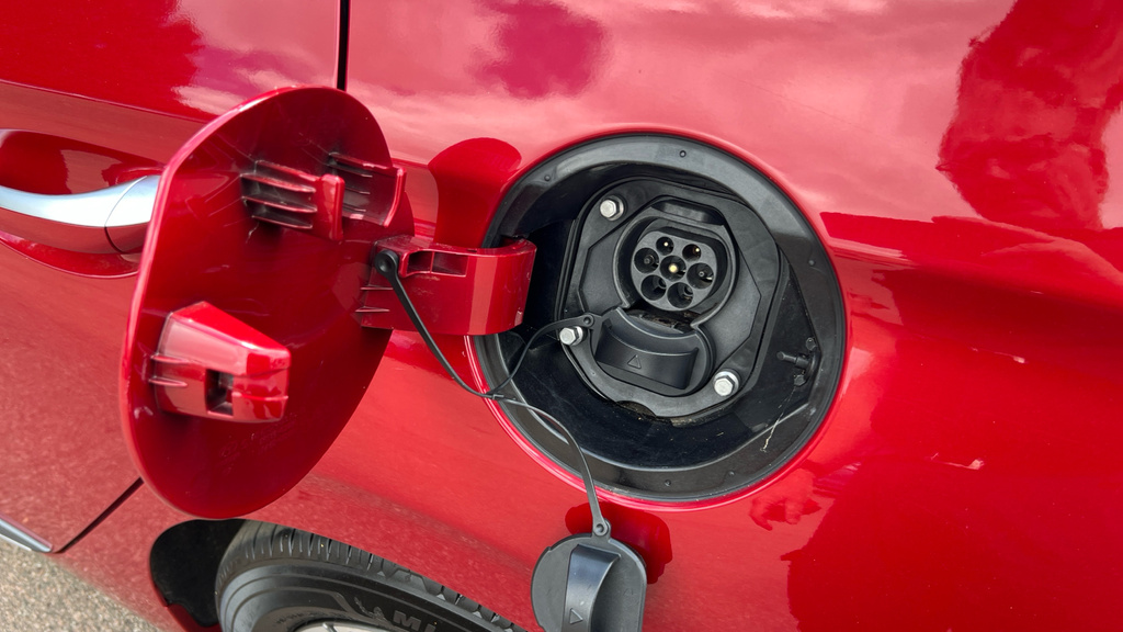 Hyundai Ioniq 1.6 Premium 140 Bhp White #29