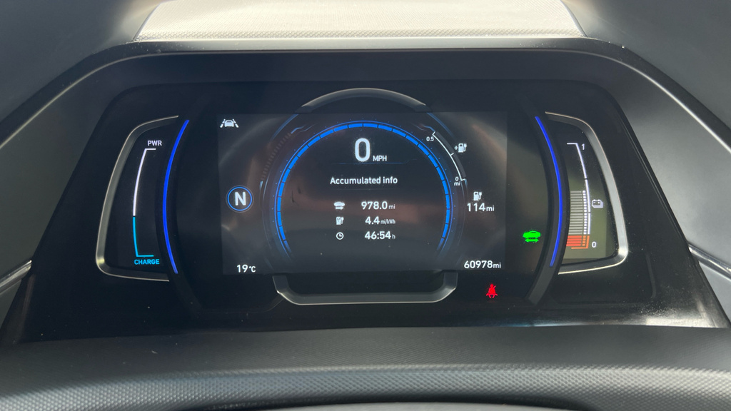 Hyundai Ioniq 1.6 Premium 140 Bhp White #19