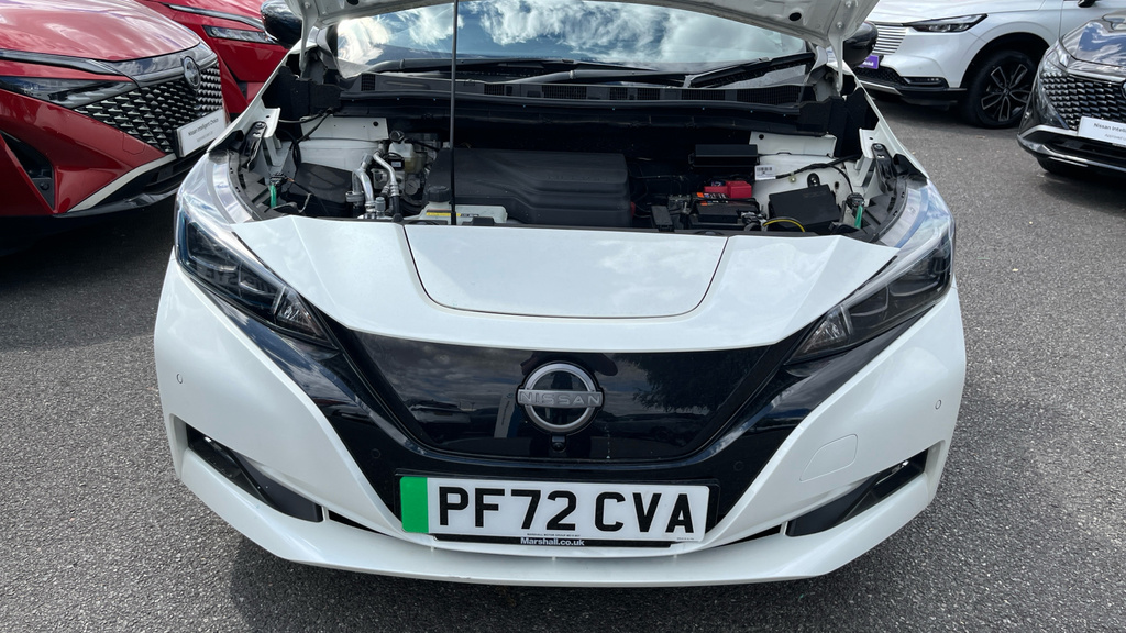 Nissan Leaf Nissan Hatchback 110Kw N-connecta 39Kwh White #15