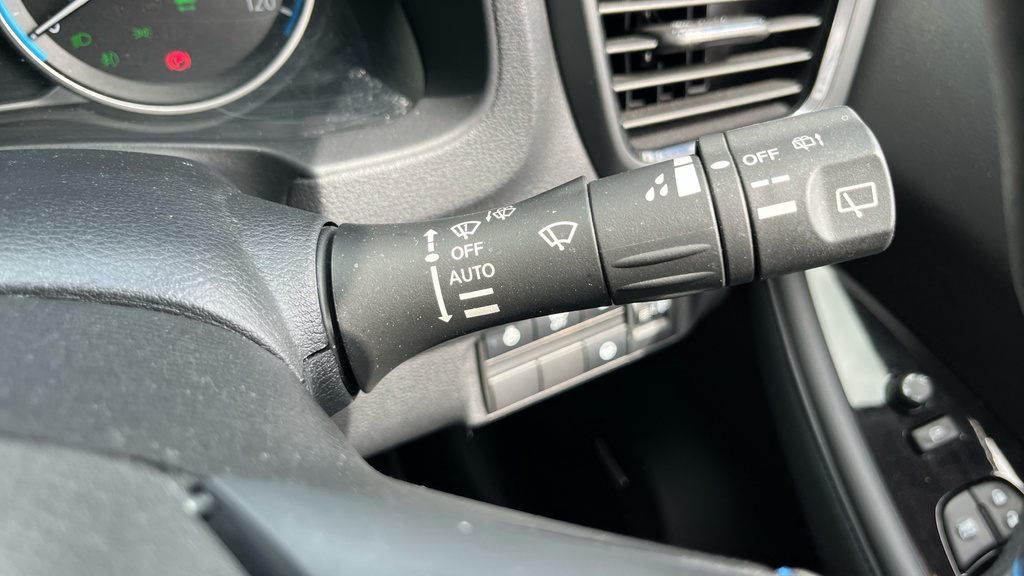 Nissan Leaf Nissan Hatchback 110Kw N-connecta 39Kwh White #29