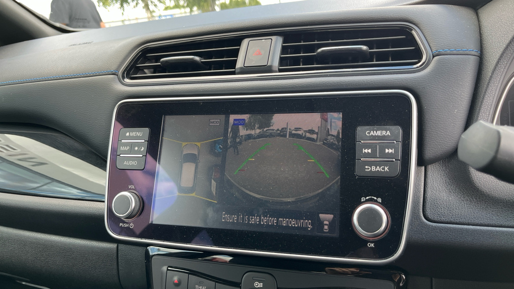 Nissan Leaf Nissan Hatchback 110Kw N-connecta 39Kwh White #22