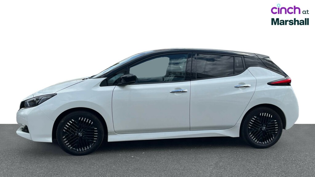 Nissan Leaf Nissan Hatchback 110Kw N-connecta 39Kwh White #5