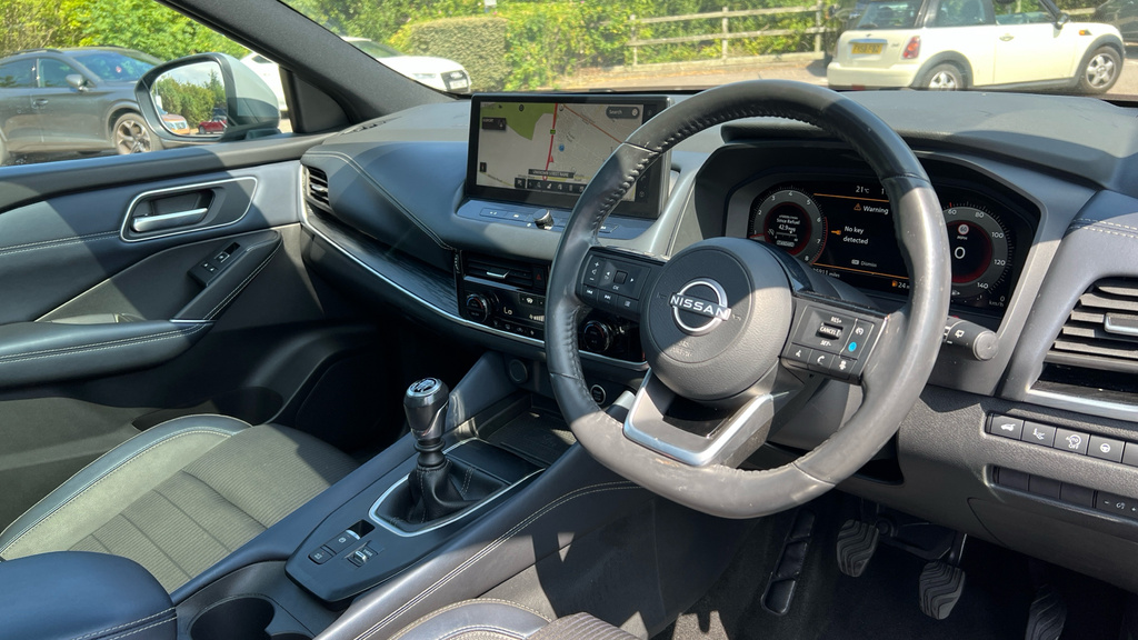Nissan Qashqai 1.3 Dig-t Mh Acenta Premium White #18
