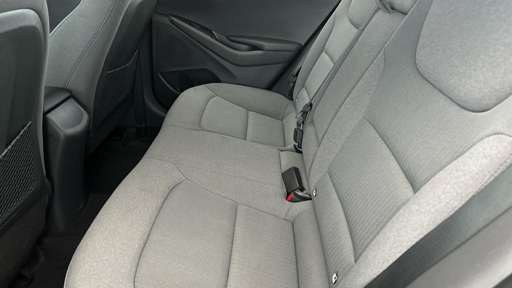Hyundai Ioniq Premium Se Silver #18