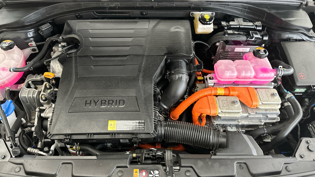 Hyundai Ioniq Premium Se Silver #20
