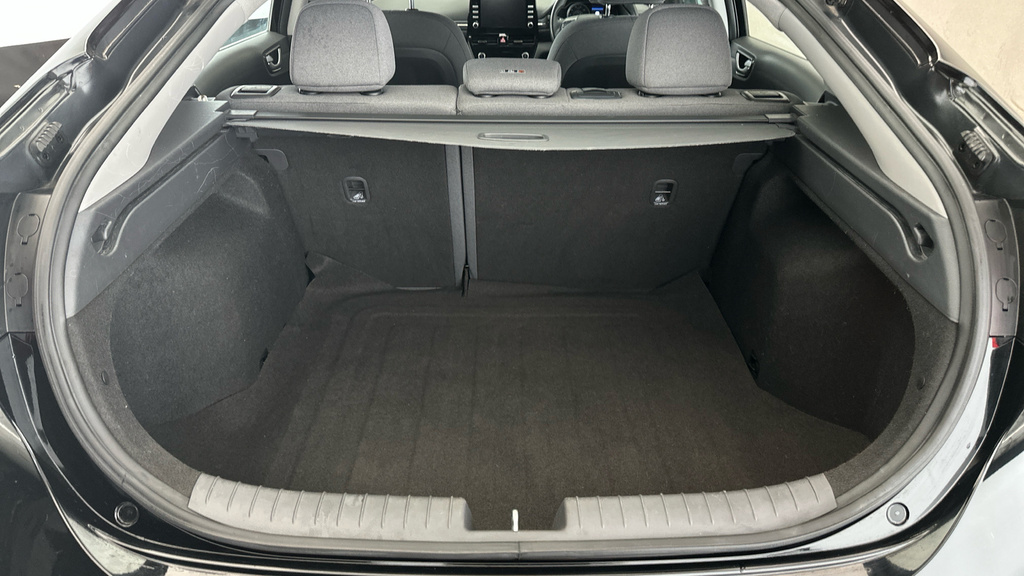 Hyundai Ioniq Premium Se Silver #19