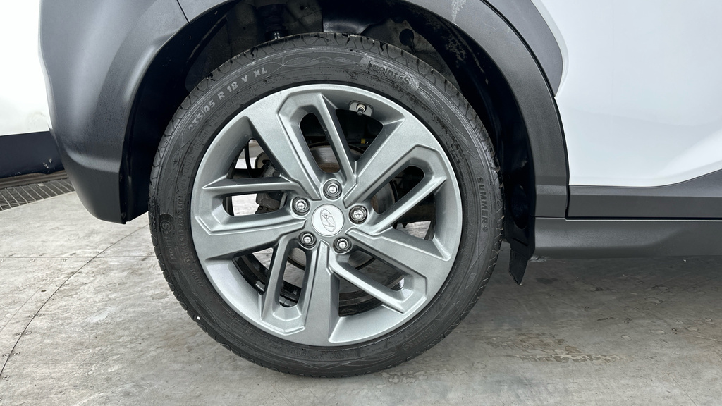 Hyundai Kona Kona Premium Se White #27