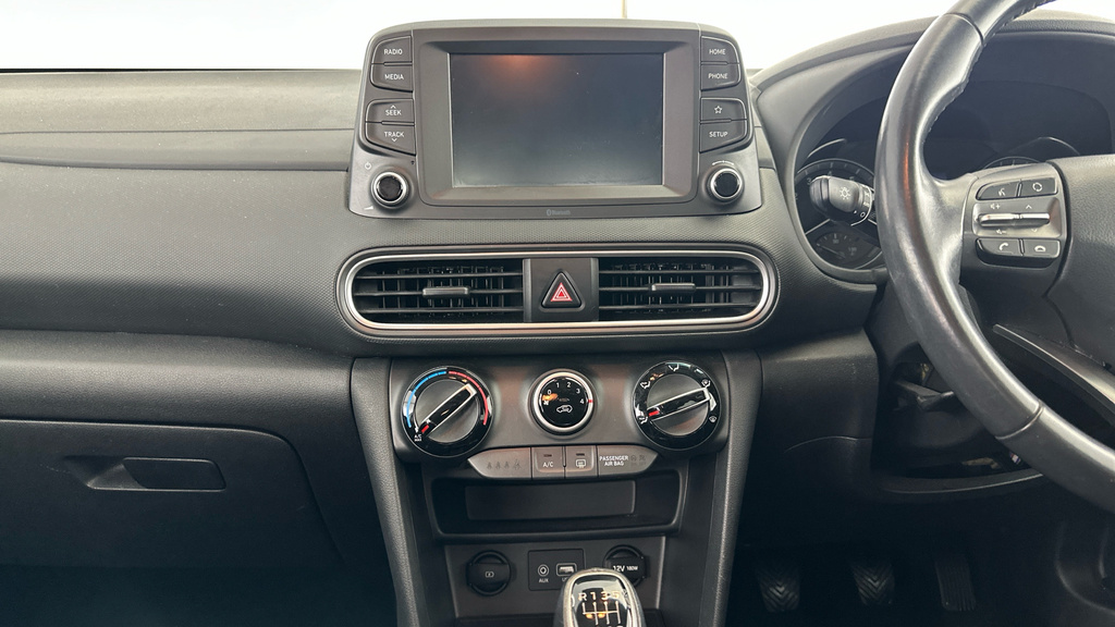 Hyundai Kona Kona Premium Se White #20