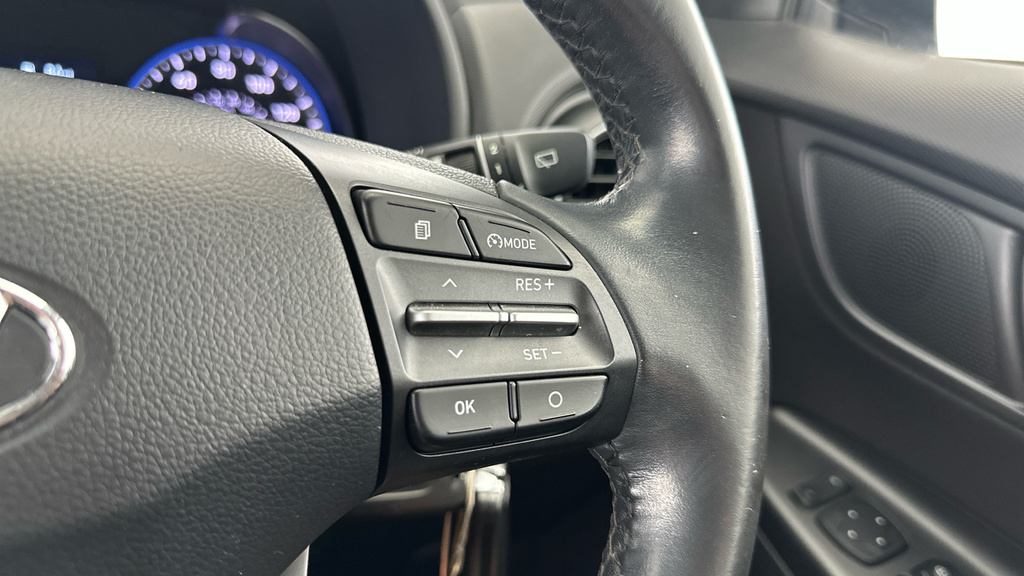 Hyundai Kona Kona Premium Se White #19