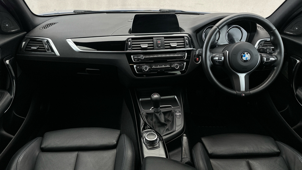 BMW 1 Series 1.5 118I Se Business 134 Bhp White #12