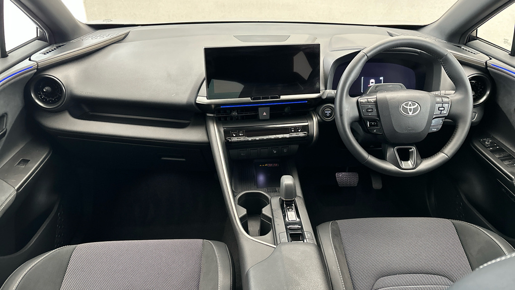 Toyota C-Hr C-hr Design Hev Cvt White #14