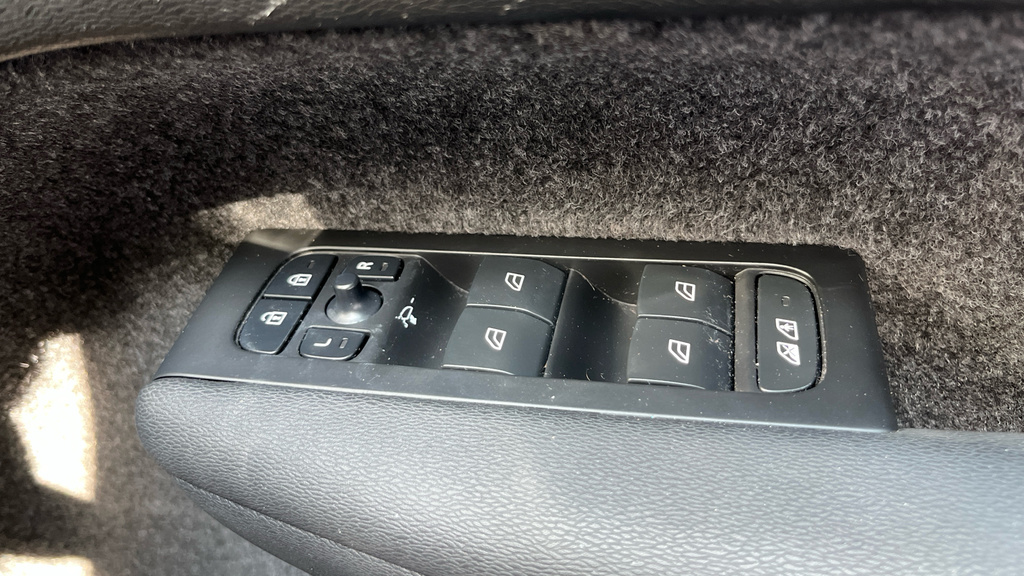 Volvo XC40 Recharge Inscription Pro, T5 Plug-in Hybrid Black #26