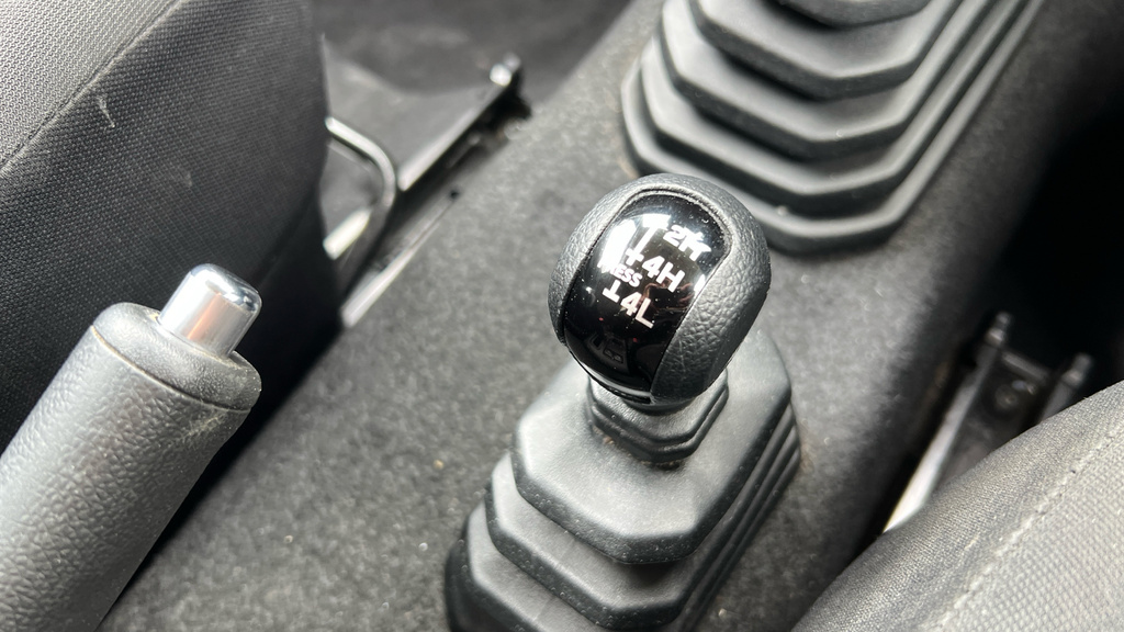 Suzuki Jimny 1.5 Sz4 Suv Allgrip Silver #32