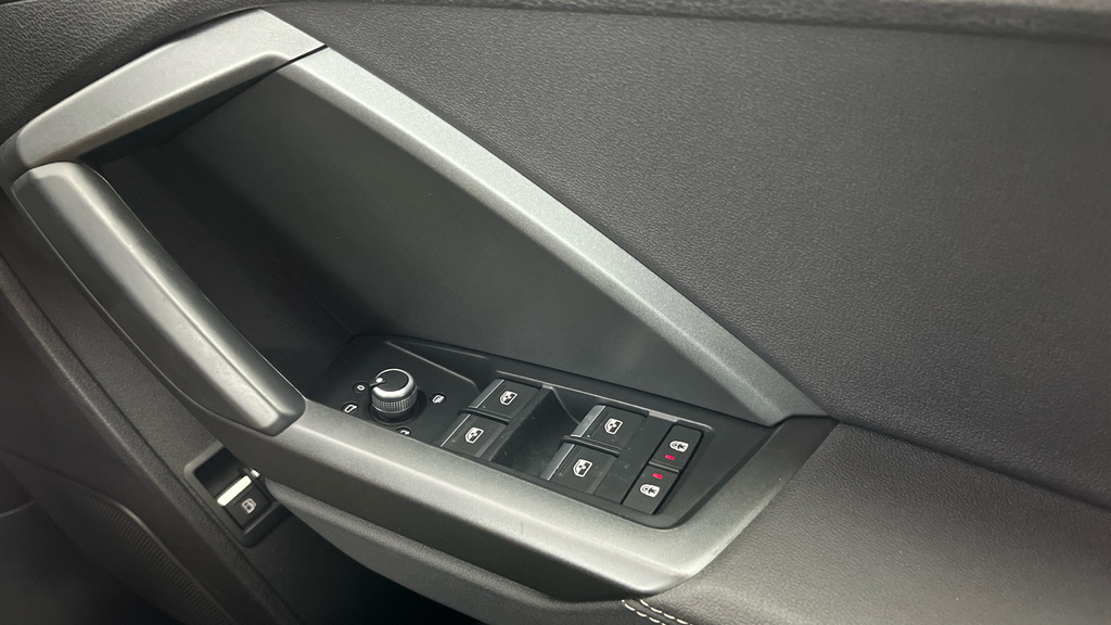 Audi Q3 35 Tdi Sport S Tronic Comfortsound Pack Black #23